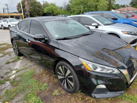 2022 Nissan Altima 2.5 SV FWD photo