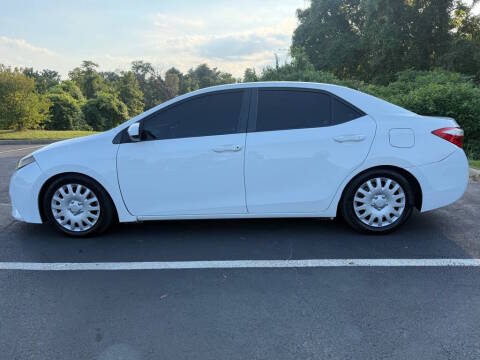2015 Toyota Corolla  FWD photo
