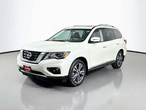 2017 Nissan Pathfinder Platinum 4WD photo