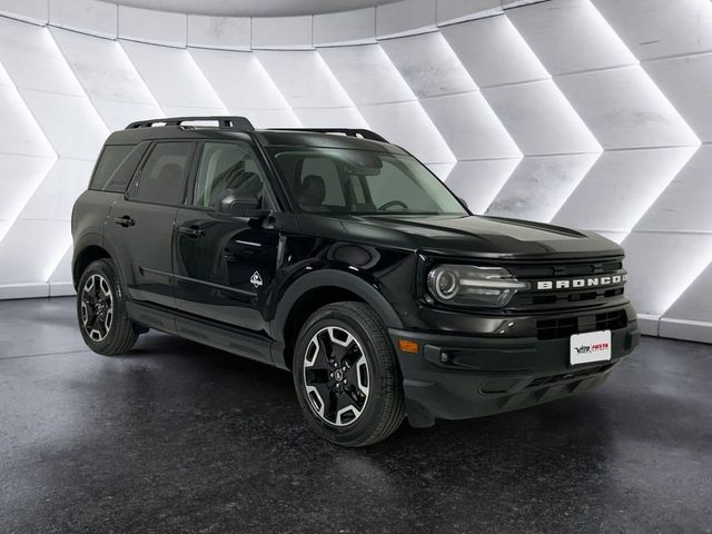 2023 Ford Bronco Sport Outer Banks 4WD photo