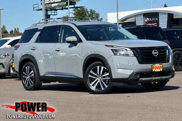 2023 Nissan Pathfinder Platinum 4WD photo