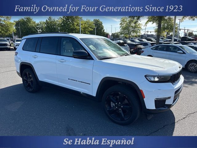 2023 Jeep Grand Cherokee L Limited 4WD photo