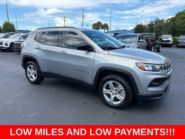 2023 Jeep Compass Latitude 4WD photo