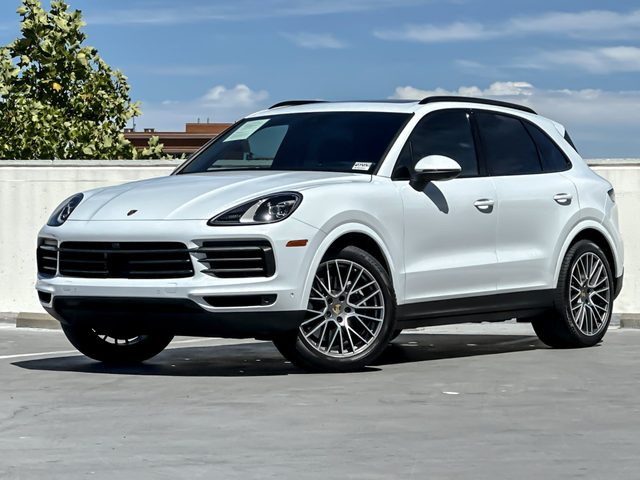 2023 Porsche Cayenne Platinum Edition AWD photo