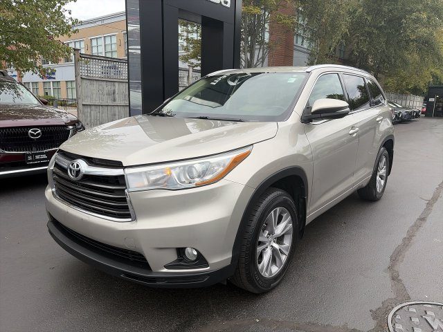 2015 Toyota Highlander XLE AWD photo