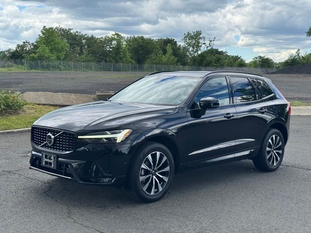 2023 Volvo XC60 Plus Dark Theme AWD photo