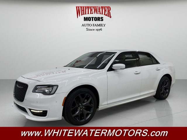 2023 Chrysler 300 Touring L RWD photo
