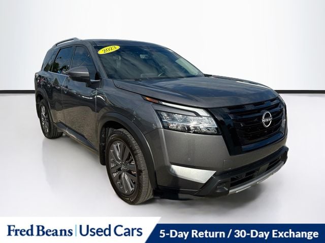 2023 Nissan Pathfinder SL 4WD photo