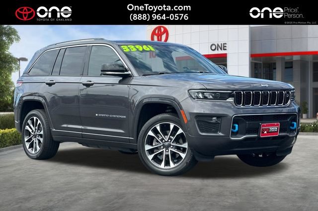 2023 Jeep Grand Cherokee Overland 4WD photo