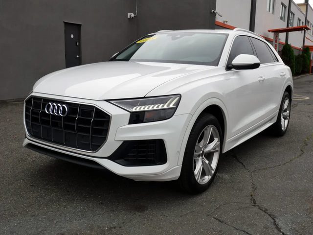 2023 Audi Q8 Premium AWD photo