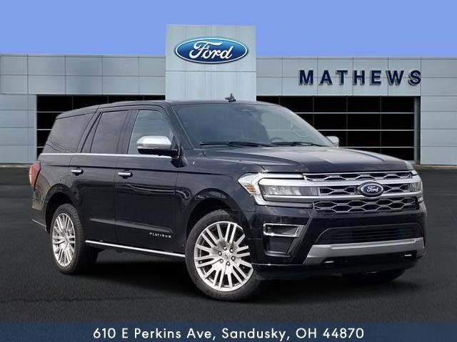 2023 Ford Expedition Platinum 4WD photo