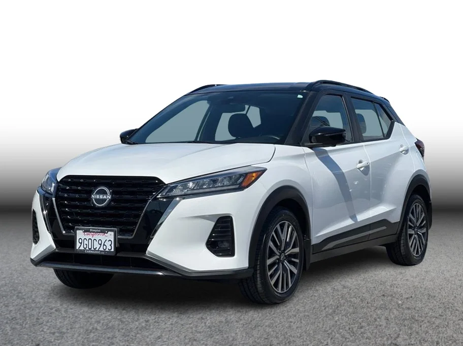 2023 Nissan Kicks SR FWD photo