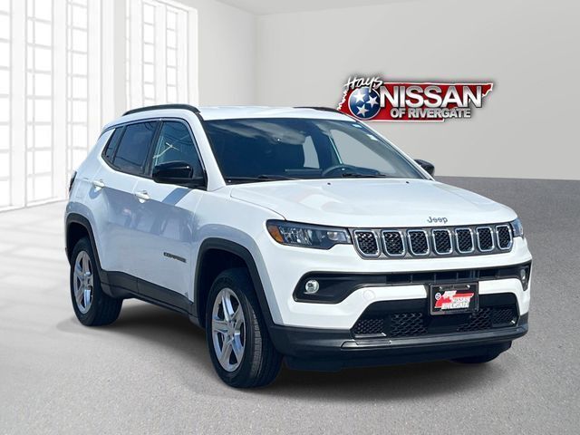 2023 Jeep Compass Latitude 4WD photo