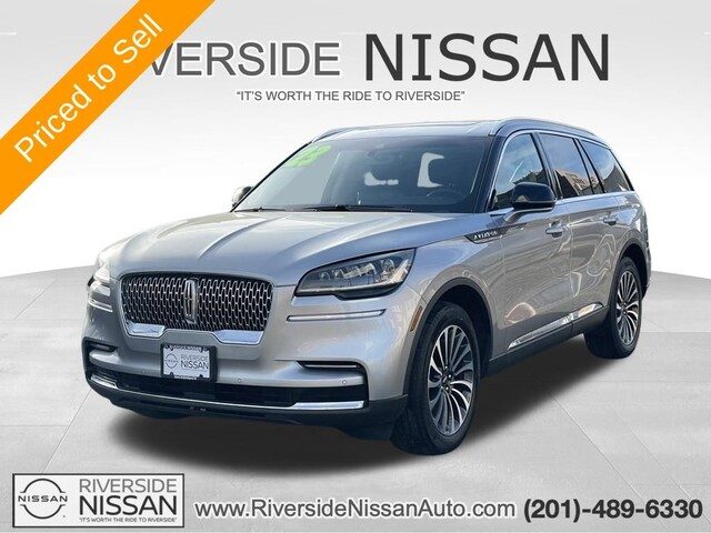2023 Lincoln Aviator Standard AWD photo