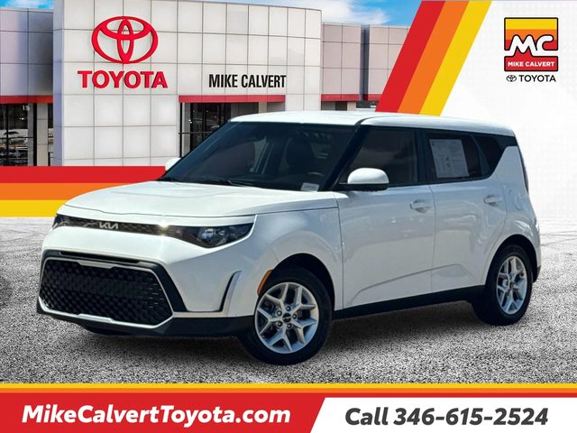 2023 Kia Soul LX FWD photo
