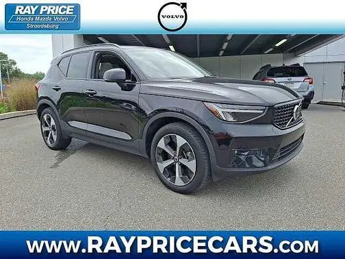 2023 Volvo XC40 Plus Dark Theme AWD photo
