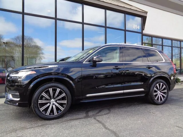 2023 Volvo XC90 Plus AWD photo