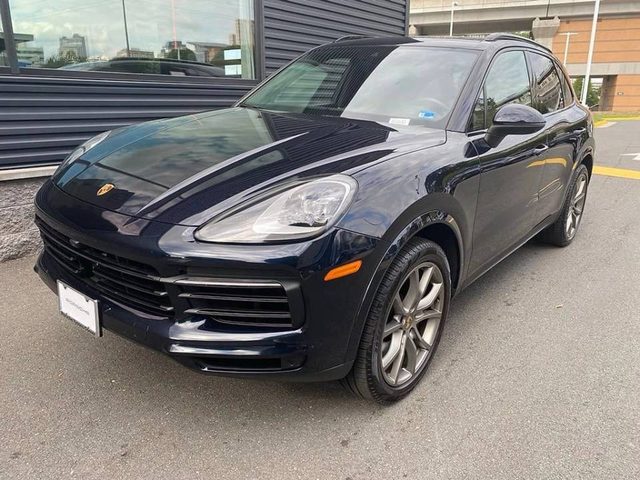 2023 Porsche Cayenne  AWD photo