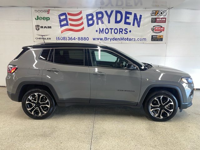 2023 Jeep Compass Limited 4WD photo