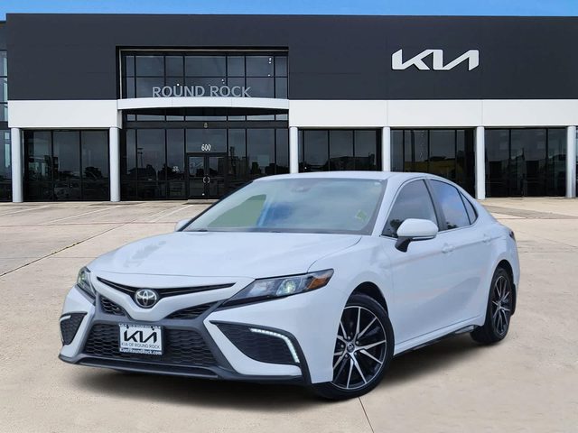 2022 Toyota Camry SE FWD photo