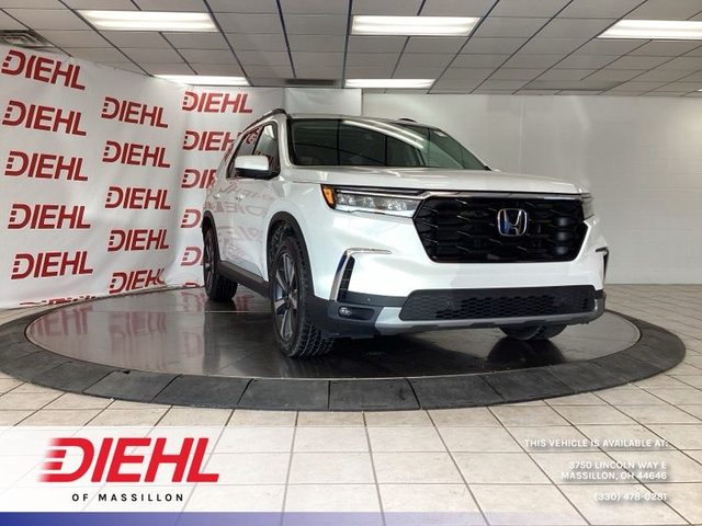 2023 Honda Pilot Touring AWD photo