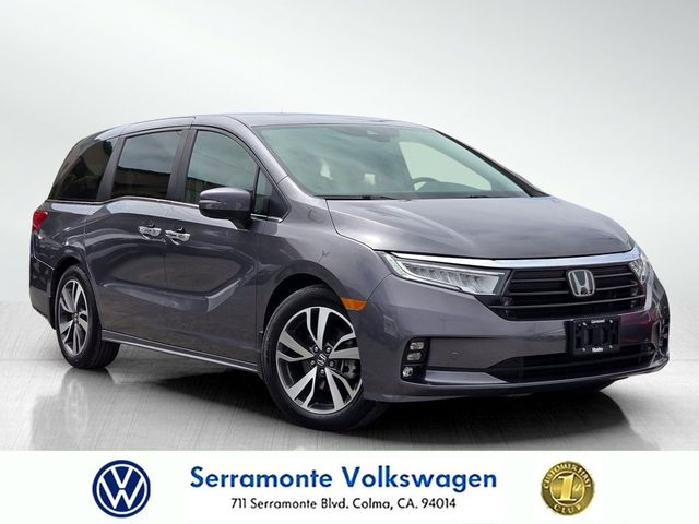 2023 Honda Odyssey Touring FWD photo