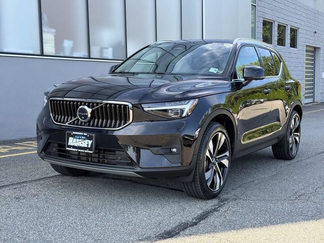 2023 Volvo XC40 Ultimate Bright Theme AWD photo