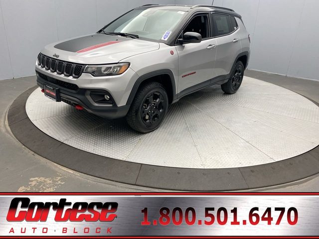 2023 Jeep Compass Trailhawk 4WD photo