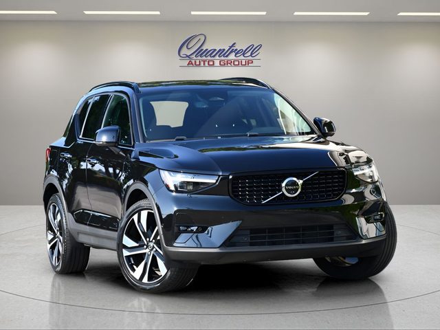 2023 Volvo XC40 Ultimate Dark Theme AWD photo