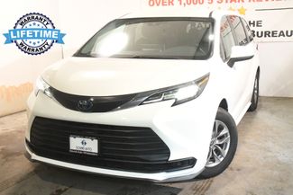 2022 Toyota Sienna LE FWD photo