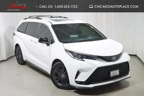 2023 Toyota Sienna XSE FWD photo