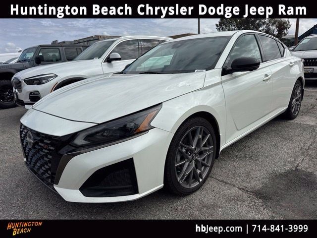 2023 Nissan Altima 2.0 SR FWD photo