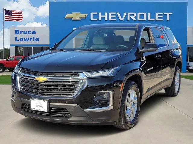 2023 Chevrolet Traverse LS AWD photo