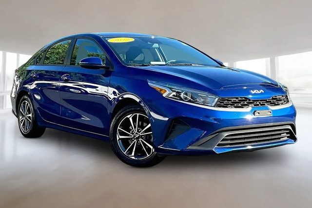 2023 Kia Forte LXS FWD photo