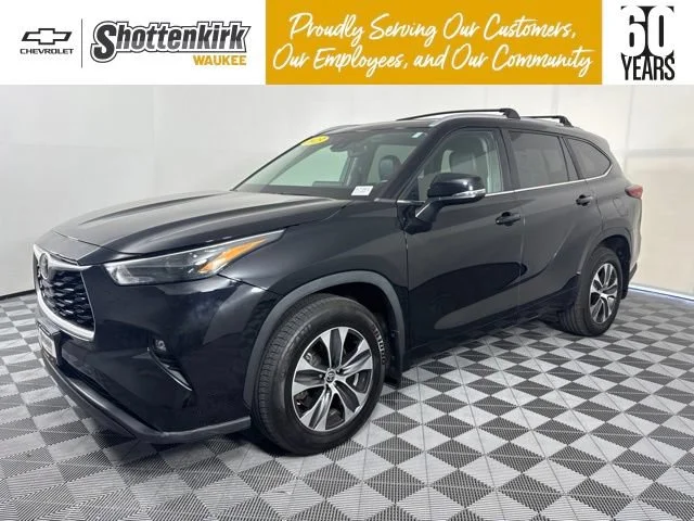 2023 Toyota Highlander XLE AWD photo