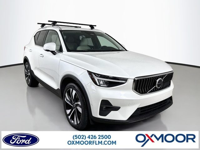 2023 Volvo XC40 Plus Bright Theme AWD photo