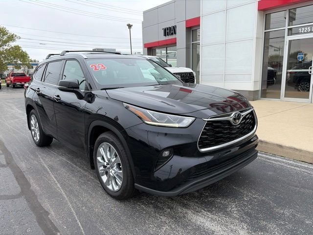 2023 Toyota Highlander Limited AWD photo