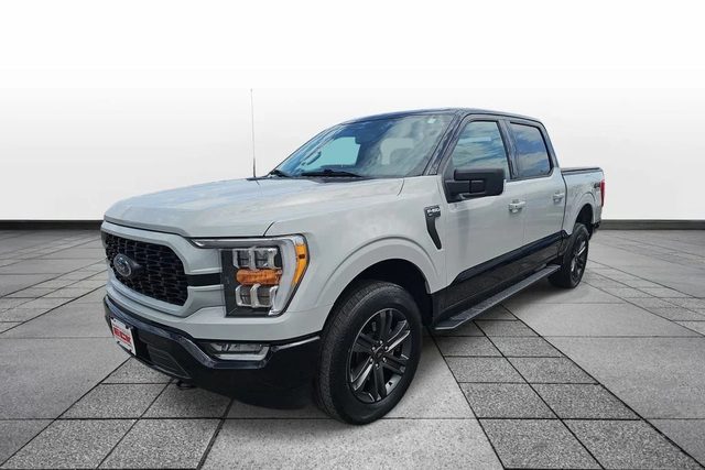 2023 Ford F-150 XLT 4WD photo