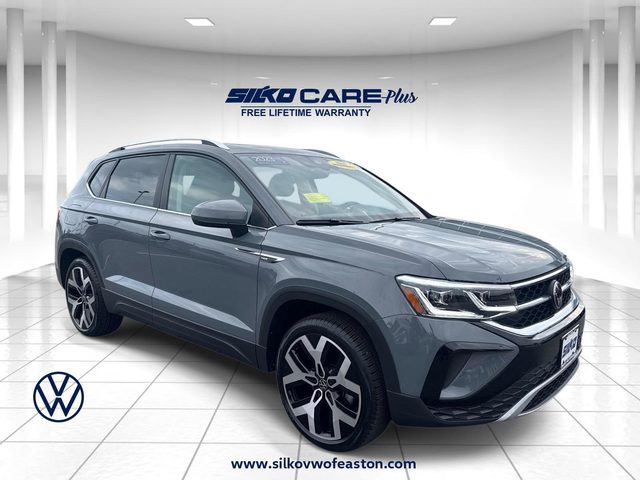 2023 Volkswagen Taos SEL AWD photo