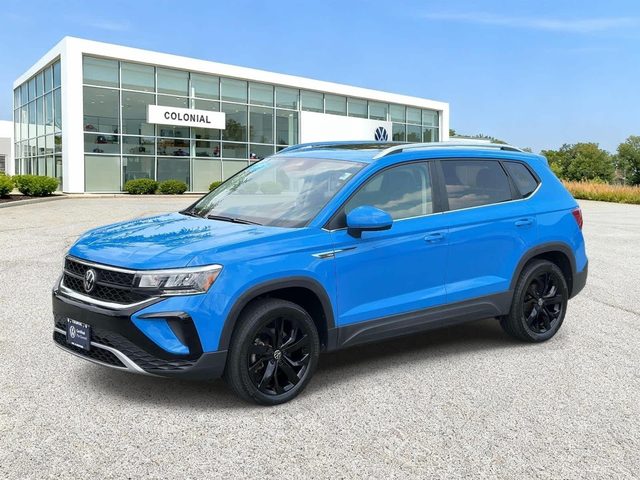 2023 Volkswagen Taos SE AWD photo