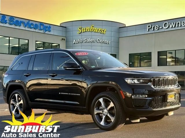 2023 Jeep Grand Cherokee  4WD photo