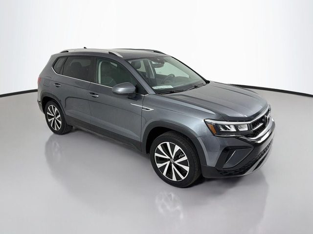 2023 Volkswagen Taos SE AWD photo