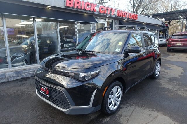 2023 Kia Soul LX FWD photo
