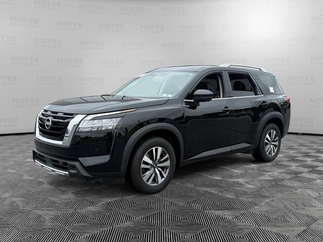 2023 Nissan Pathfinder SL 4WD photo