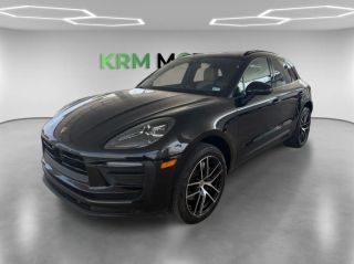 2023 Porsche Macan AWD photo