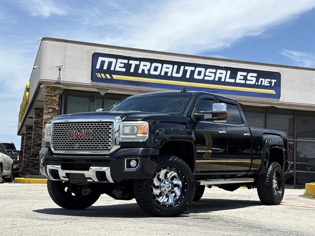 2015 GMC Sierra 2500HD Denali 4WD photo