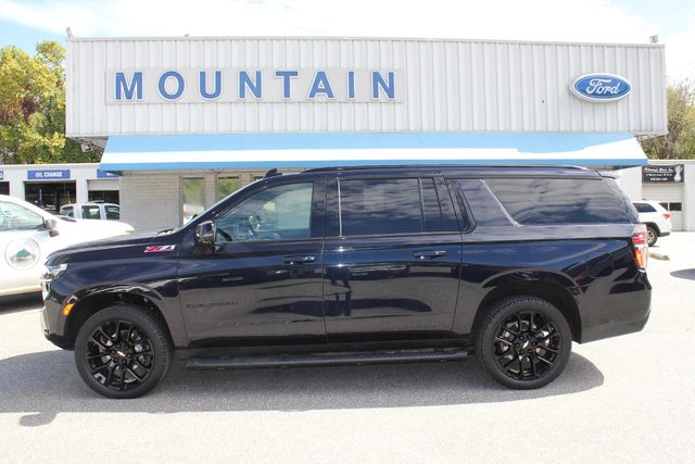 2023 Chevrolet Suburban Z71 4WD photo