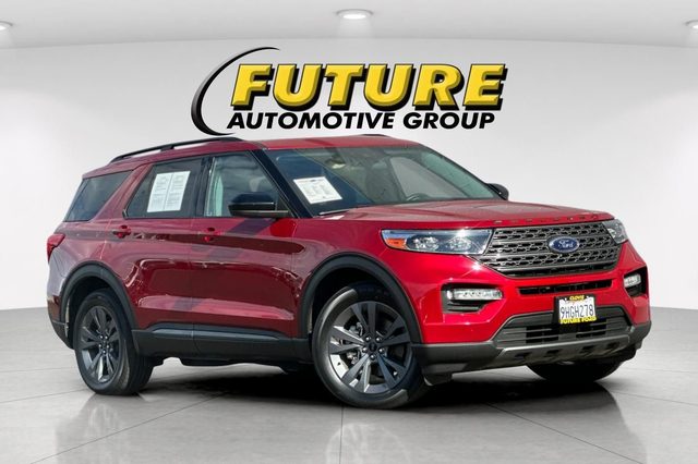 2023 Ford Explorer XLT 4WD photo