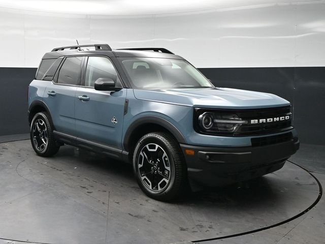 2023 Ford Bronco Sport Outer Banks 4WD photo