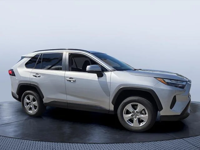 2023 Toyota RAV4 XLE FWD photo